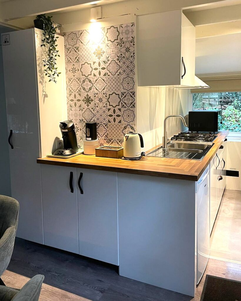 Vakantie Chalet Durbuy - Ardennen - Familie weekendje weg - Modern ingerichte keuken, combi oven, vaatwasser, koffiemachine en thee
