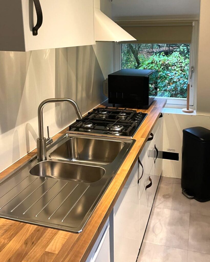 Vakantie Chalet Durbuy - Ardennen - Familie weekendje weg - Modern ingerichte keuken, combi oven, vaatwasser, koffiemachine en thee